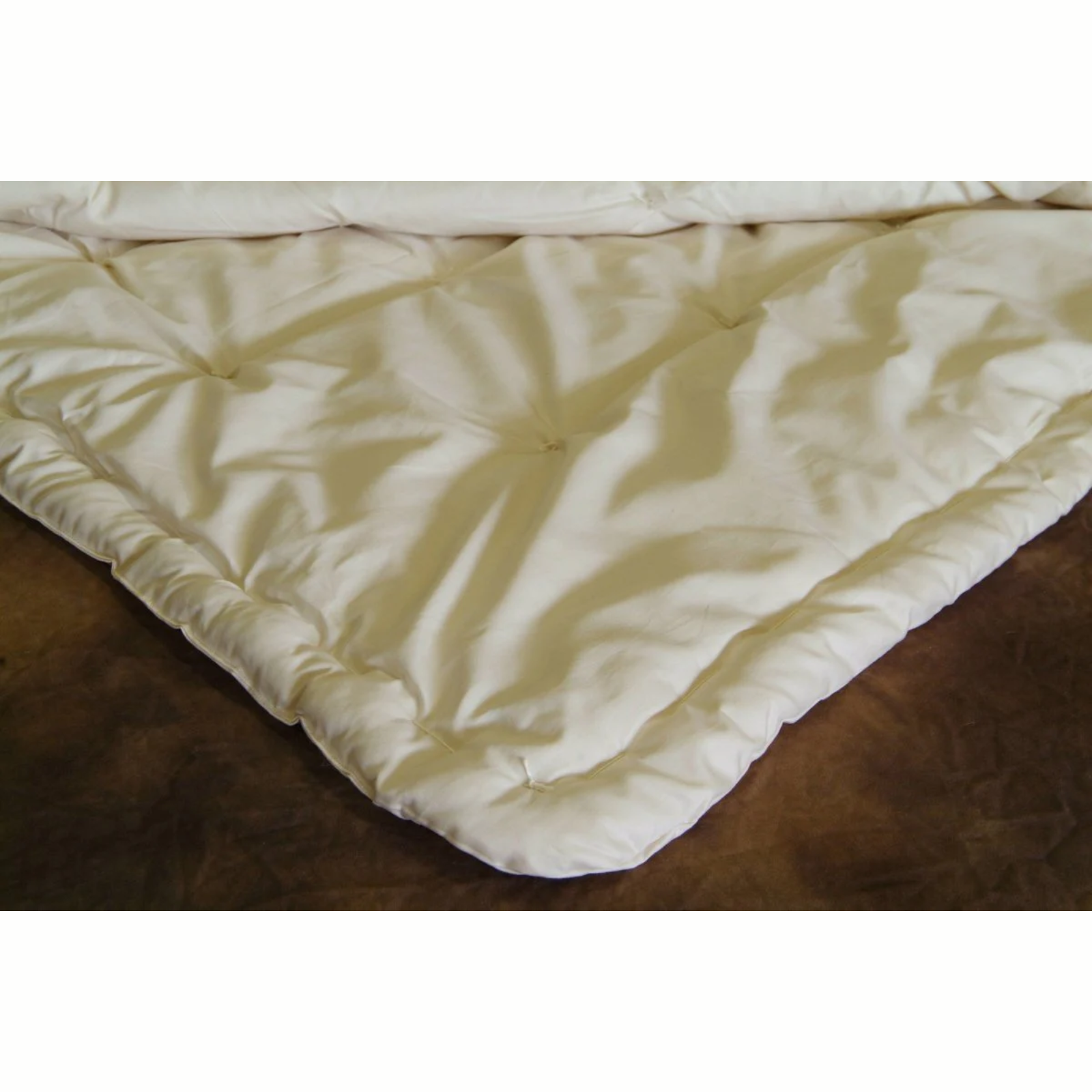 Holy Lamb Wool Comforter Extra Warmth King organic wool bedding with soft texture, size 108"x92".
